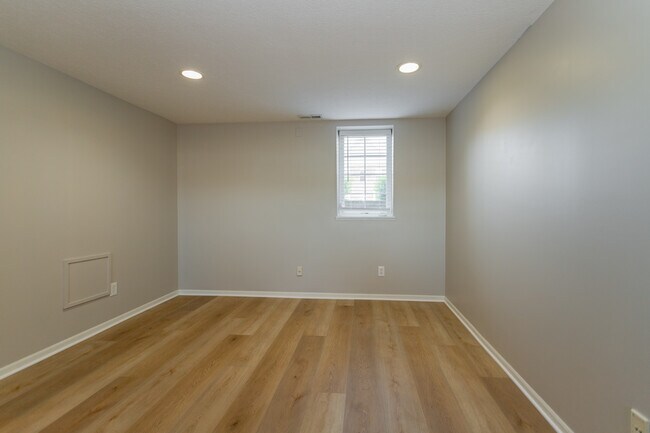 Building Photo - 7012 Churchhill Downs Dr