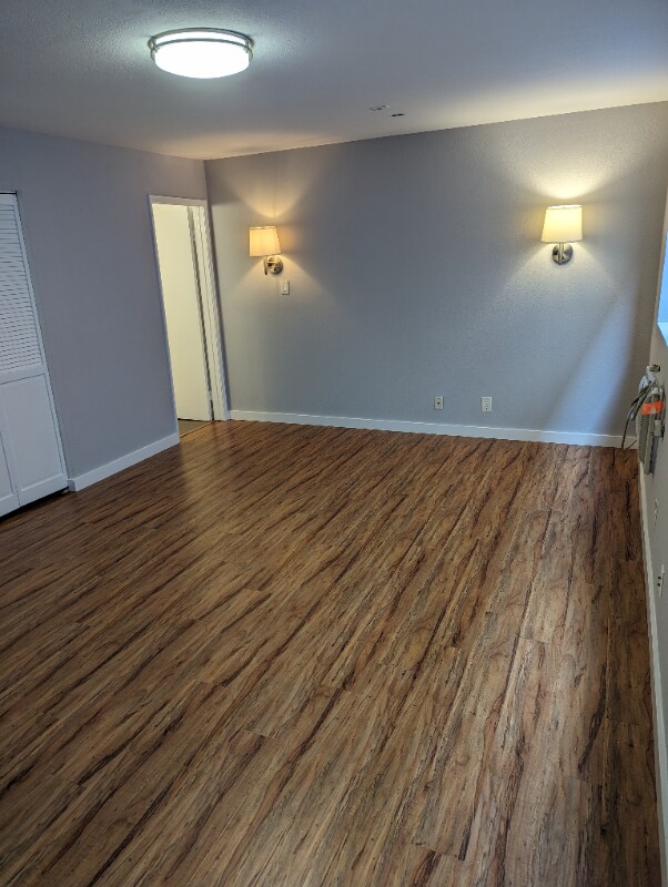 Building Photo - 7014 Lanewood Ave