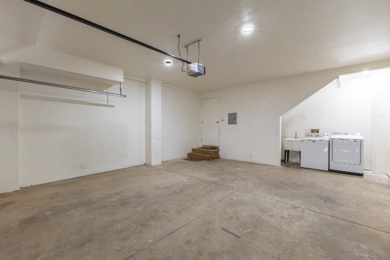 Building Photo - 534 Kaikoo St