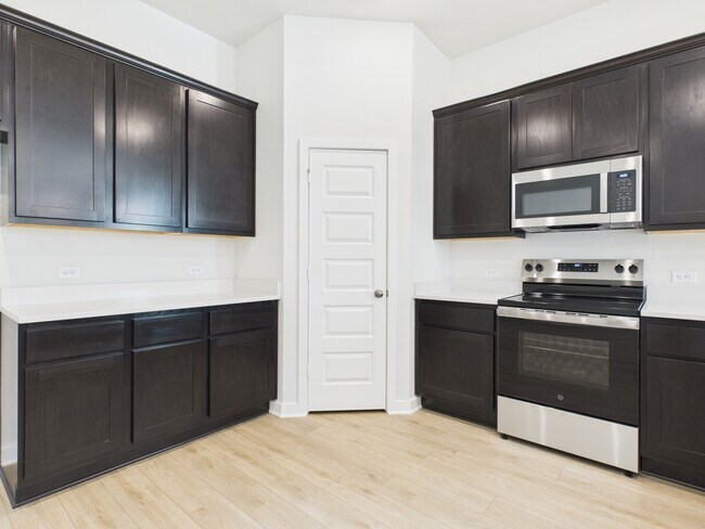 Building Photo - 1906 Viva Rd