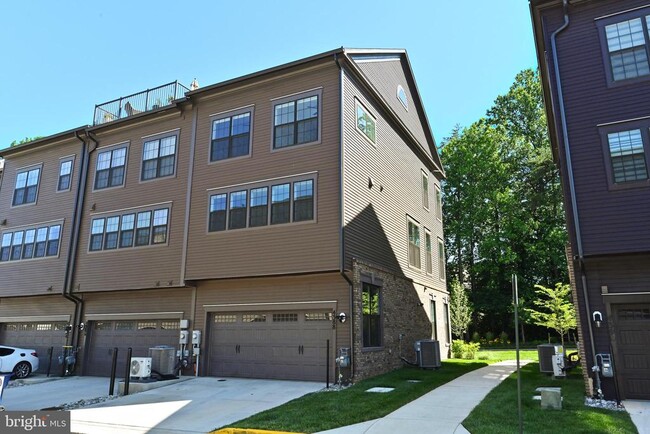 Building Photo - 4388 Fair Lakes Ct