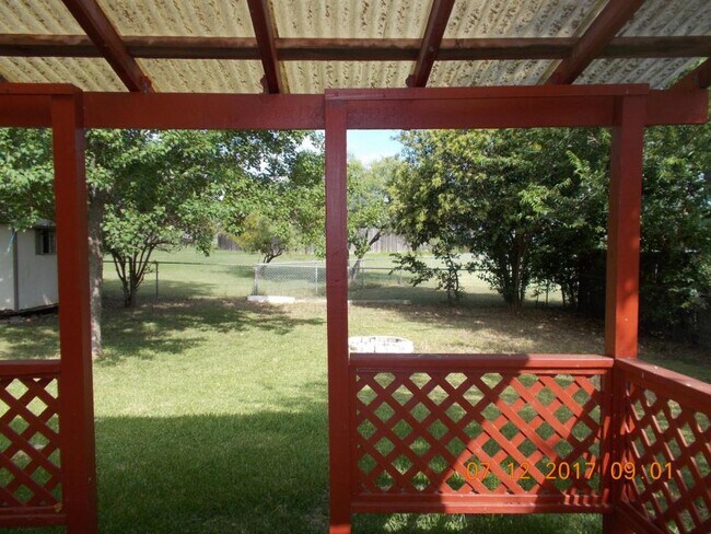 Building Photo - 112 Myra Lou Ave