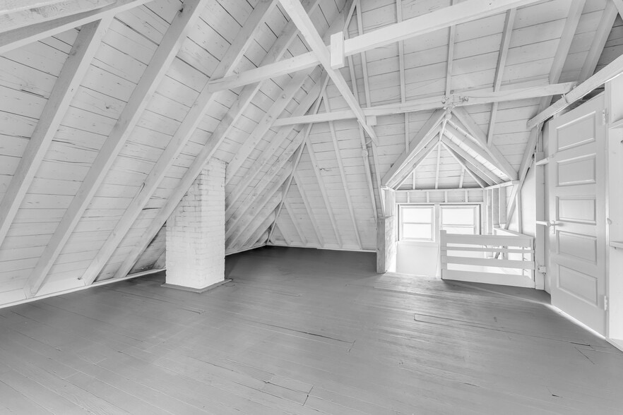 Building Photo - 3706 Spokane Ave