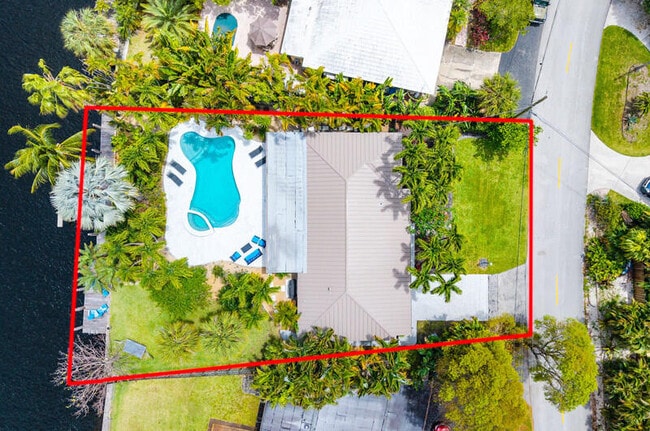 Building Photo - 1733 Coral Gardens Dr