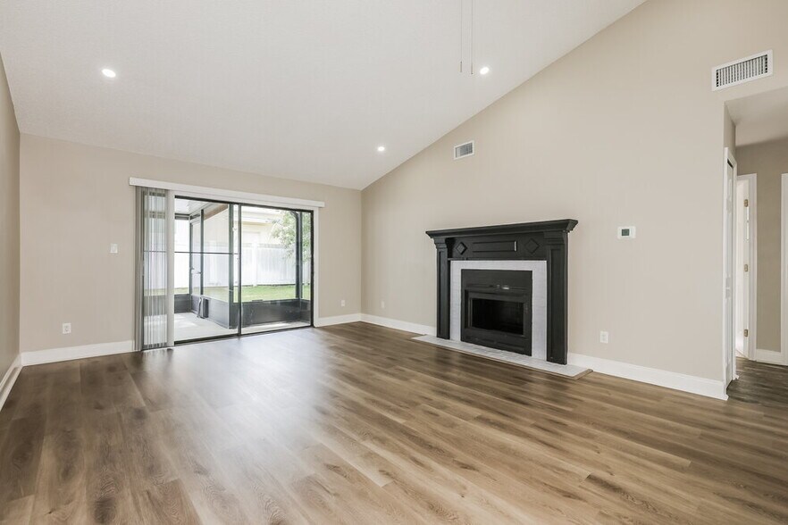 Building Photo - 3938 King Dr