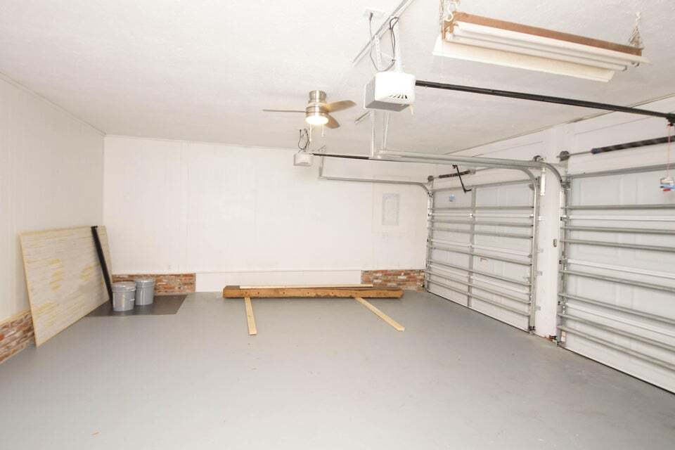 Building Photo - 596 L Ombre Ct NE