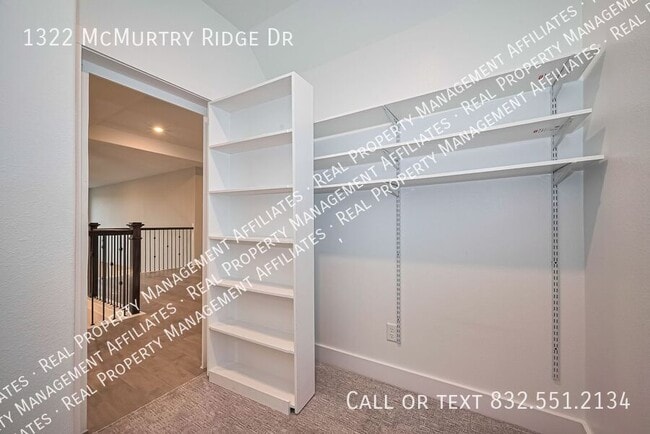 Building Photo - 1322 McMurtry Ridge Dr