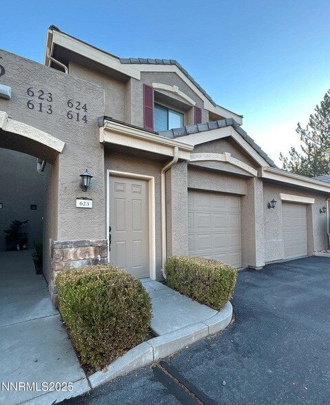 Building Photo - 900 S Meadows Pkwy