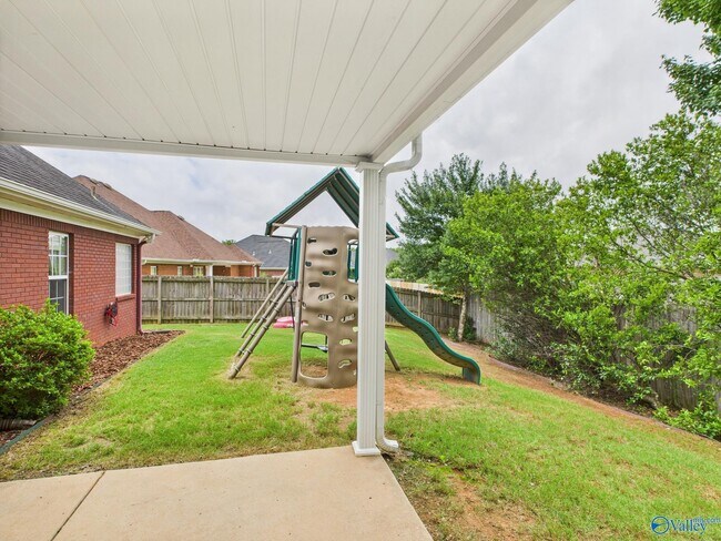 Building Photo - 122 Bellingham Dr