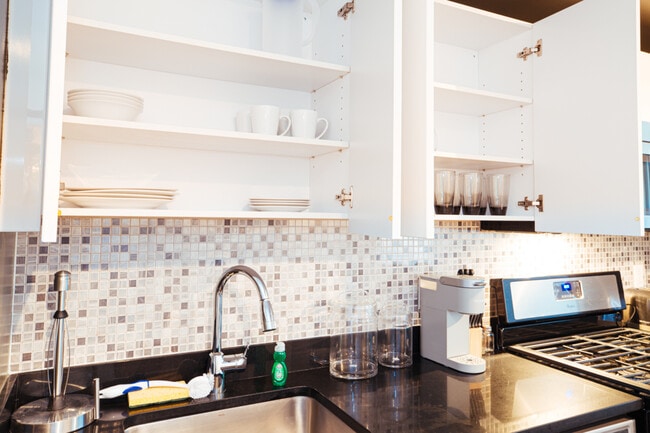 Building Photo - 525 W 28th St