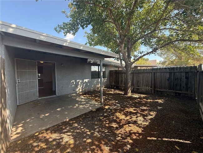 Building Photo - 3551 N Verdugo Rd