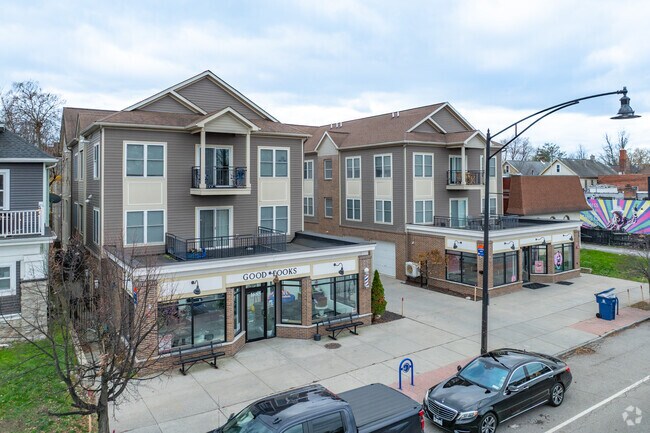 Building Photo - Lofts @ 1685