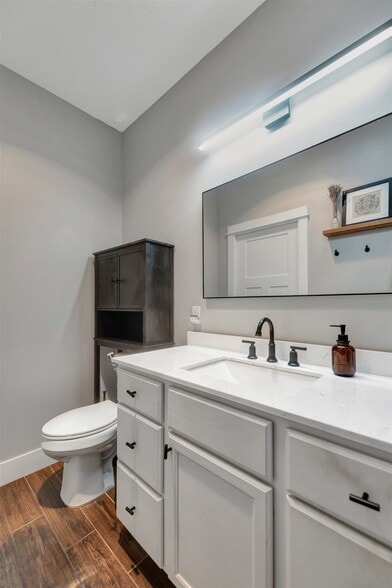 Building Photo - 365 Hiberta St