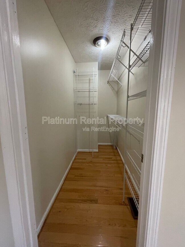 Building Photo - 265 Hound Dog Ln