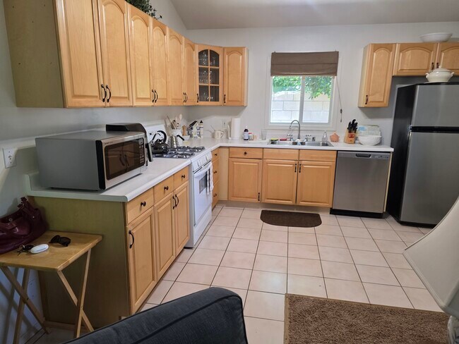 Primary Photo - 22965 Oxnard St