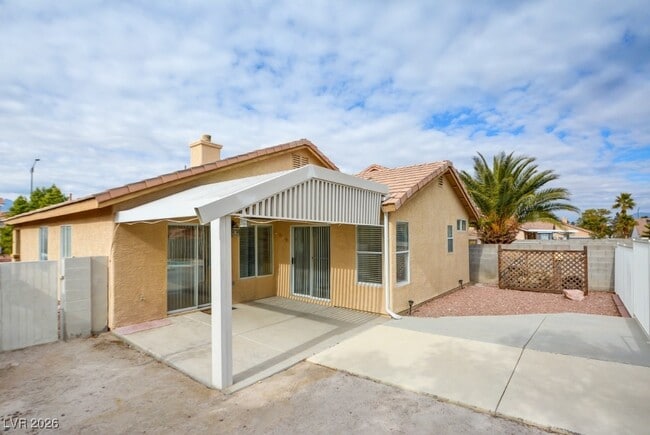 Building Photo - 2300 Steinke Ln