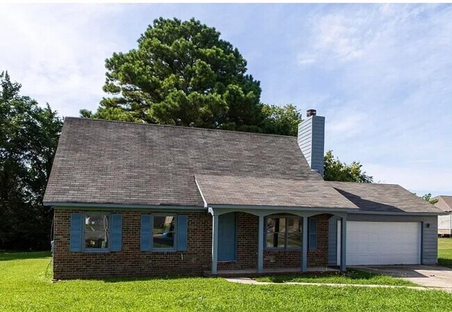 Building Photo - 3717 NW Gardenside Dr