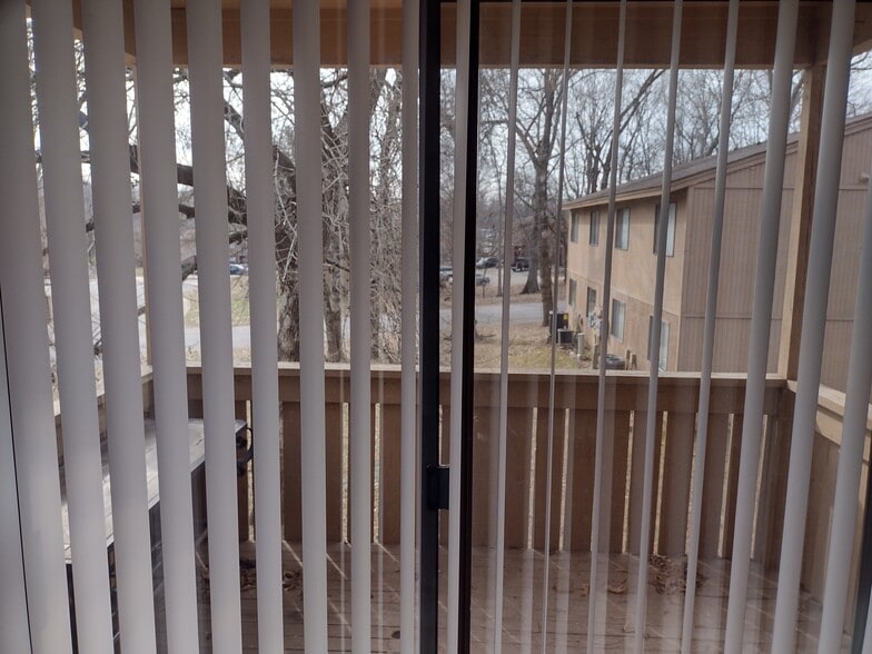 Building Photo - 1628 Cedarview Ct