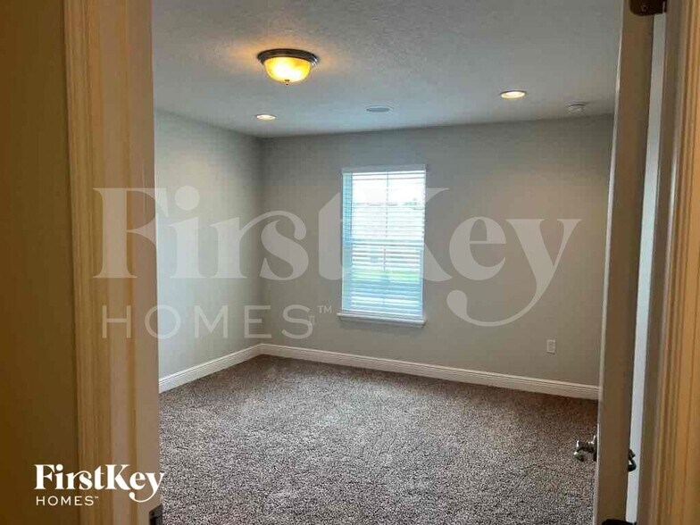 Building Photo - 2945 Top Water Way