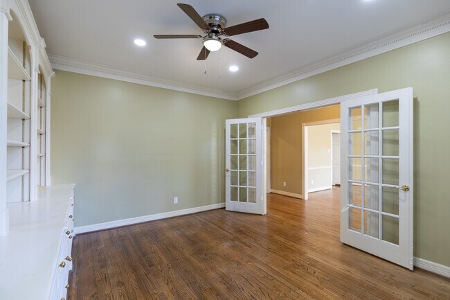 Building Photo - 4418 Jane St
