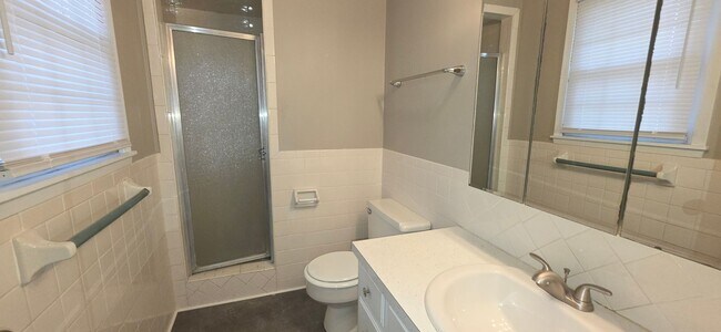 Building Photo - Beautiful 3 Bedroom Ranch in the Kickapoo School District! $1495