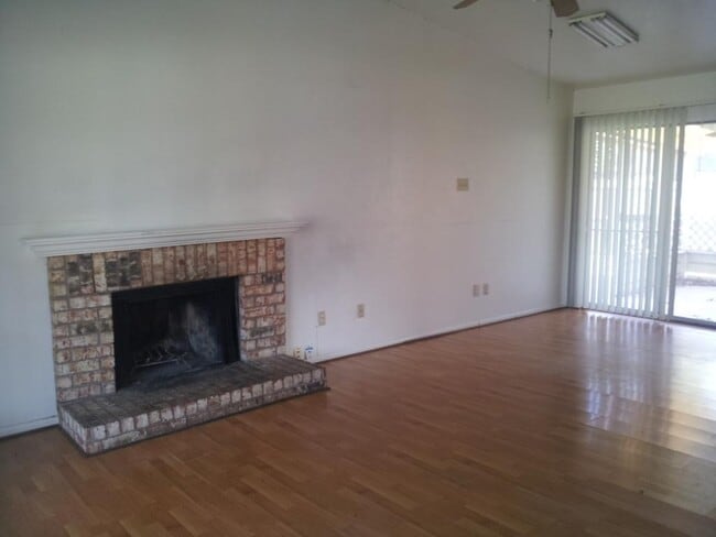 Building Photo - Great 2 Bedroom in Mesquite!