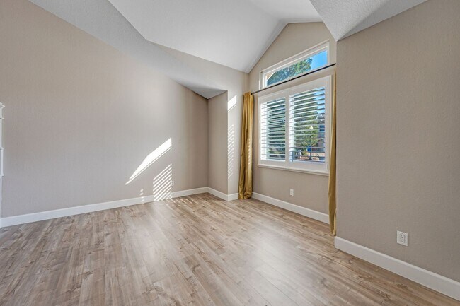 Building Photo - 3 Bedroom Folsom Home with Updated Kitchen, Pool and 3-Car Garage!