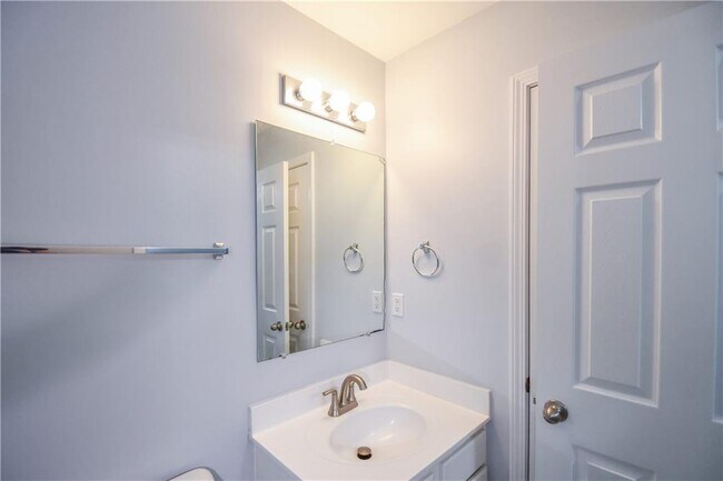 Building Photo - 2201 Landing Walk Dr