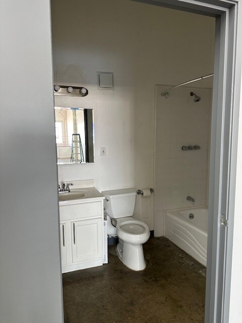 Building Photo - 1308 Factory Pl