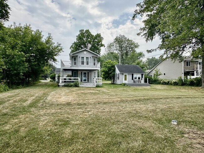 Building Photo - 2115 Lake Rd