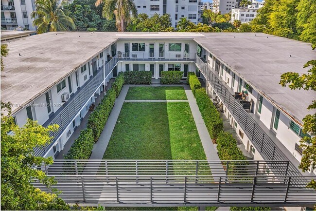 Building Photo - 9200 E Bay Harbor Dr