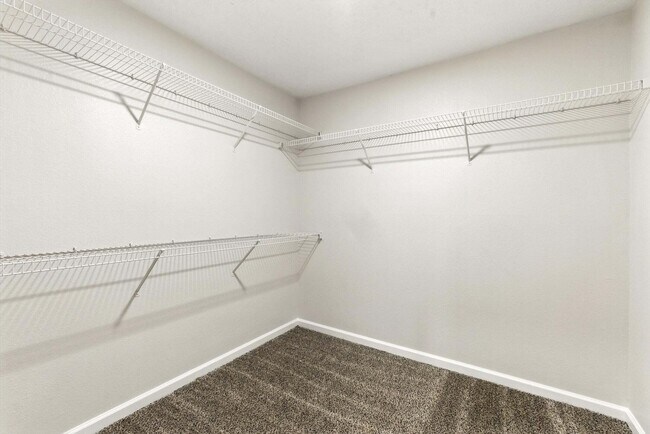 Building Photo - 528 Talladega St SE