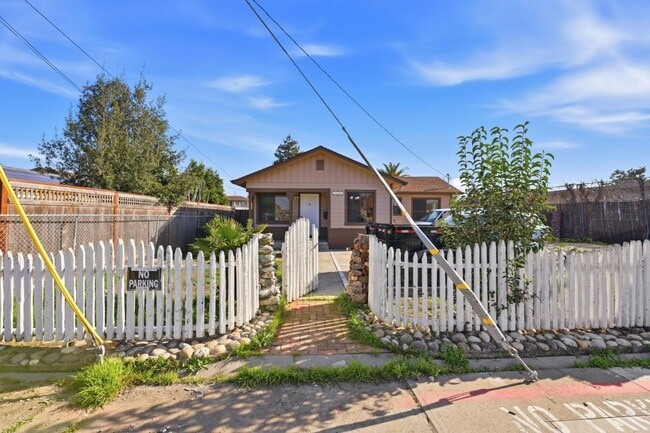 Building Photo - 26786 Clarkford St