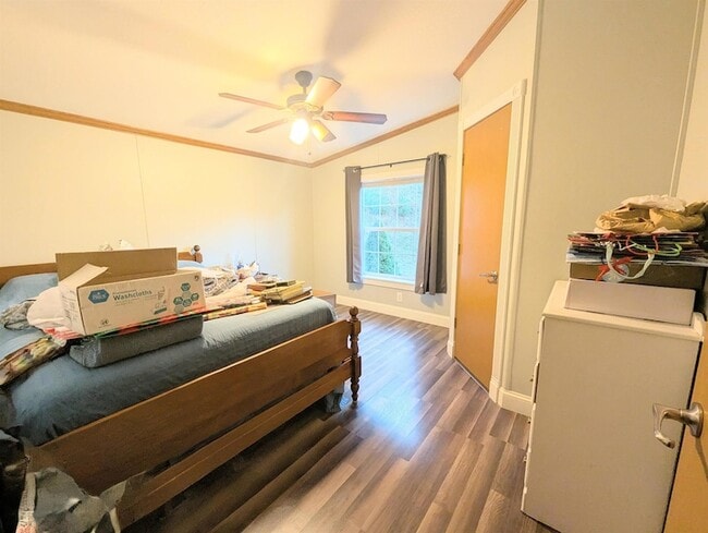 Building Photo - 43 Crestwood Dr