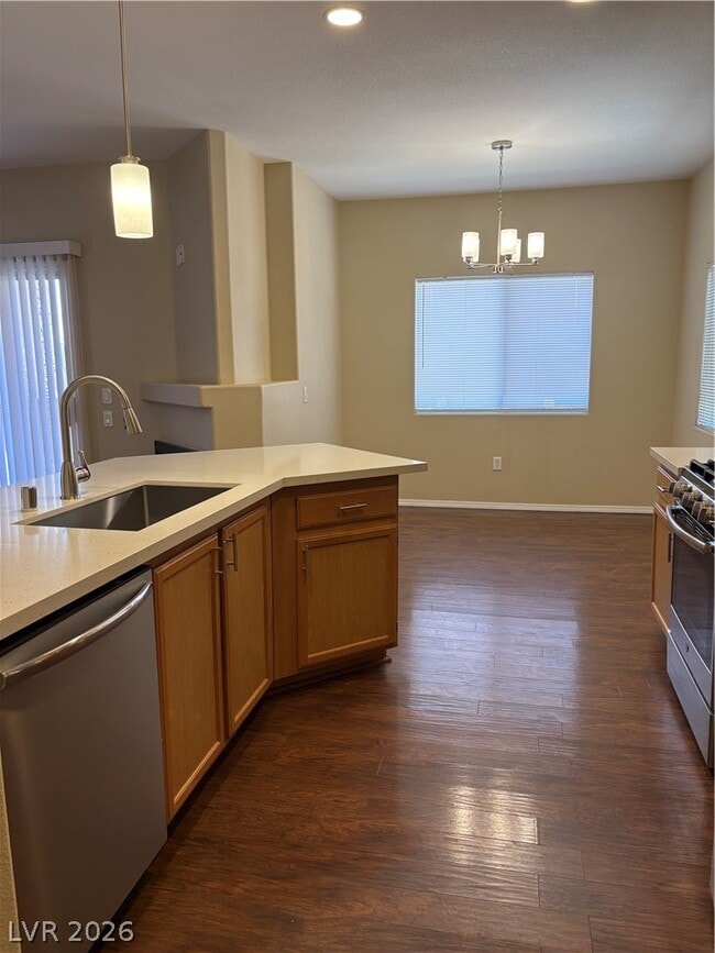 Building Photo - 1050 E Cactus Ave