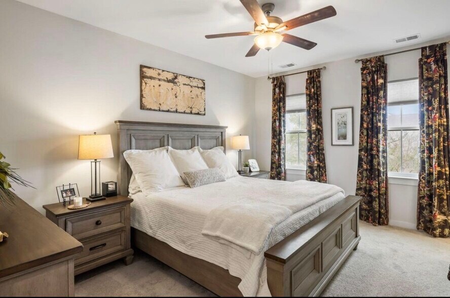 Building Photo - 267 Summers Dr