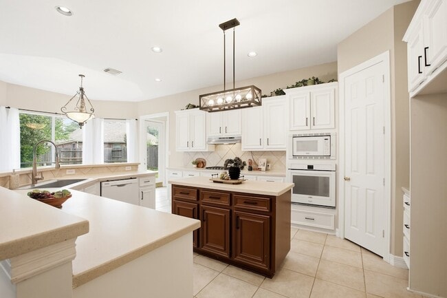 Building Photo - 1322 Kirby Lake Ct