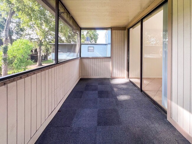 Building Photo - 605 SW 75th St
