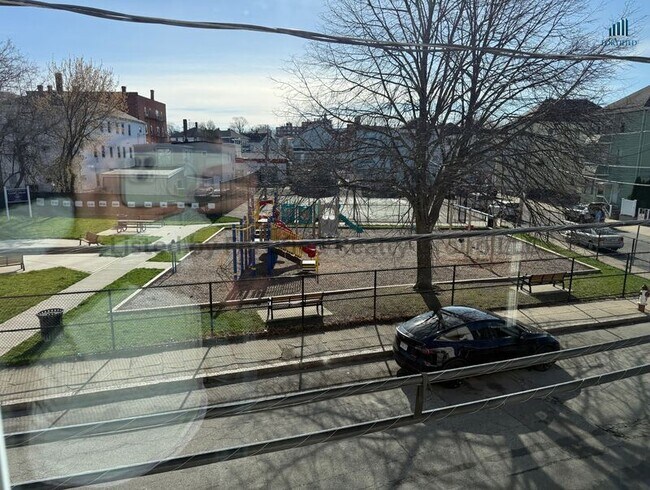 Building Photo - 85-85 Massasoit St