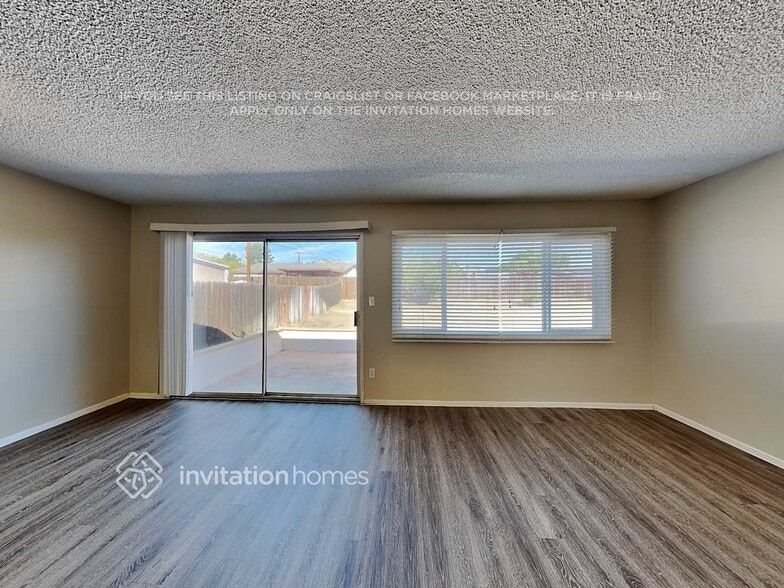 Building Photo - 10126 Stafford St