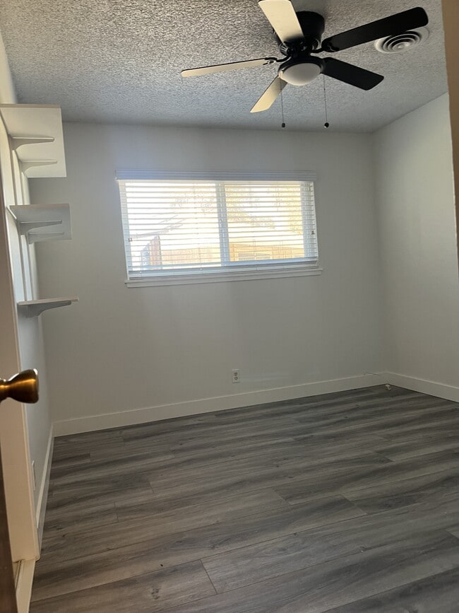 Building Photo - 1094 Tara Ct