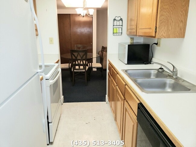 Building Photo - Powder Wood Condo - Long Term Lease