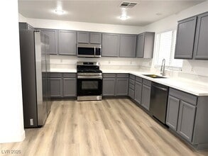 Building Photo - 7383 W Diablo Dr