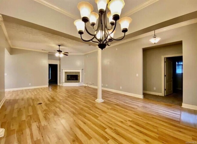 Building Photo - 100 Brittany Dr S