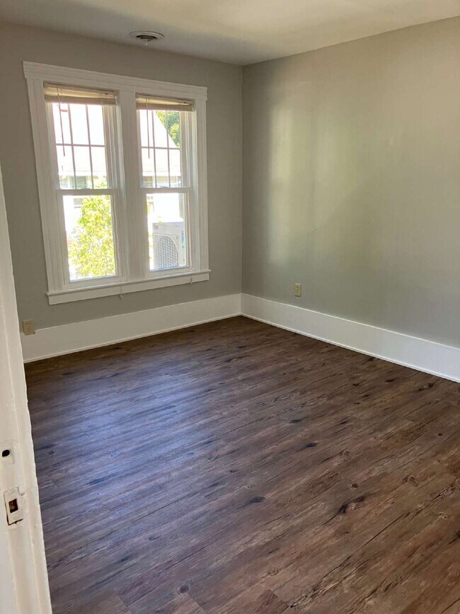 Building Photo - Available October 1 in the Village of Fairport!  2 Bedroom 1 bath upper apartment for $1,515/mo
