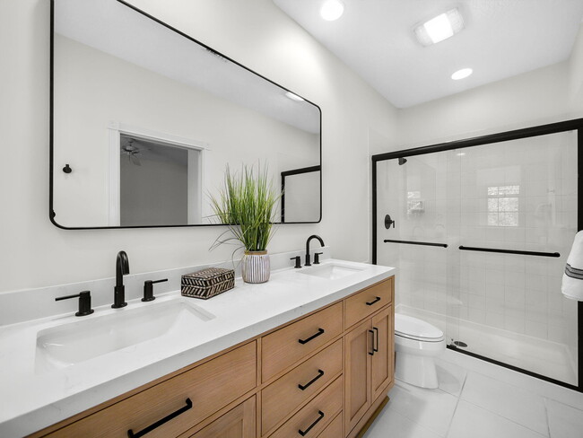 Building Photo - 3119 E Community Dr