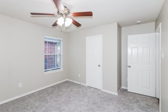 Building Photo - 18018 Iris Edge Way