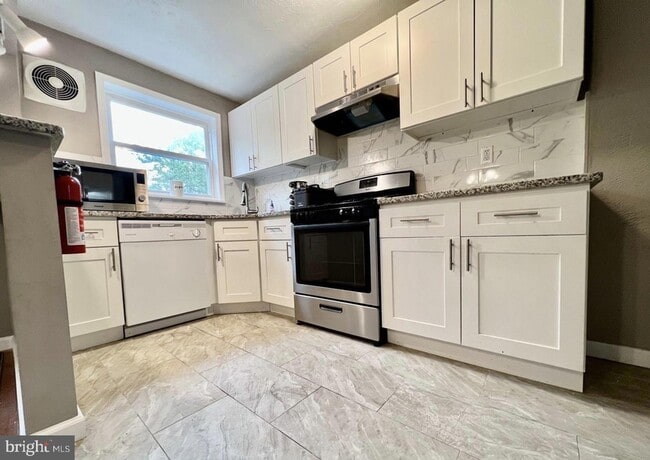 Building Photo - 937 Grant Rd