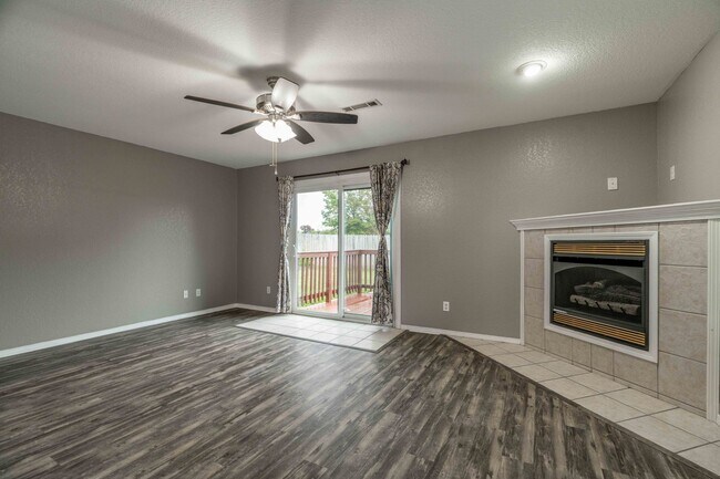 Building Photo - Spacious 3-Bedroom Home in Bentonville’s E...