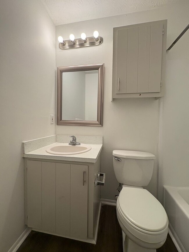 Building Photo - For rent